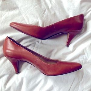 🌟 PRICE DROP 🌟 Classic Leather Heels